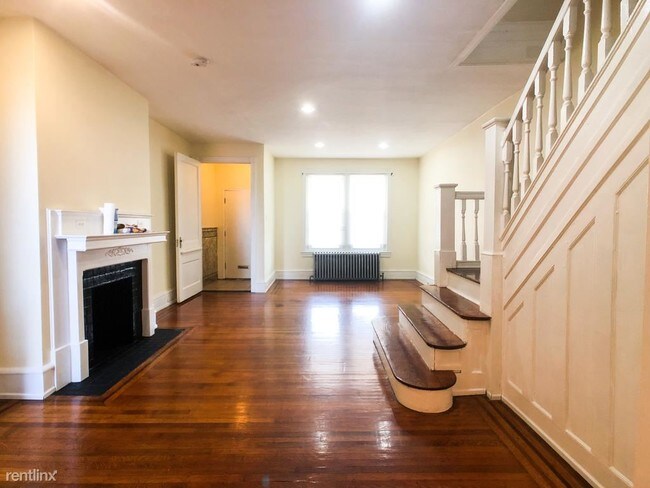 Building Photo - 4 br, 1 bath Townhome - 116 S 51st St