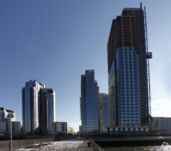 Building Photo - One Northside Piers