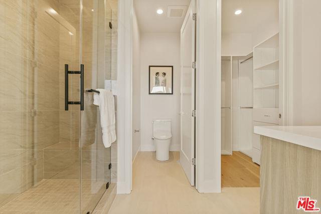 Foto del edificio - 3230 S Barrington Ave