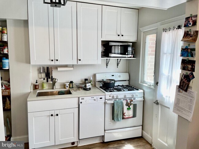 Foto del edificio - 315 E Mt Ida Ave