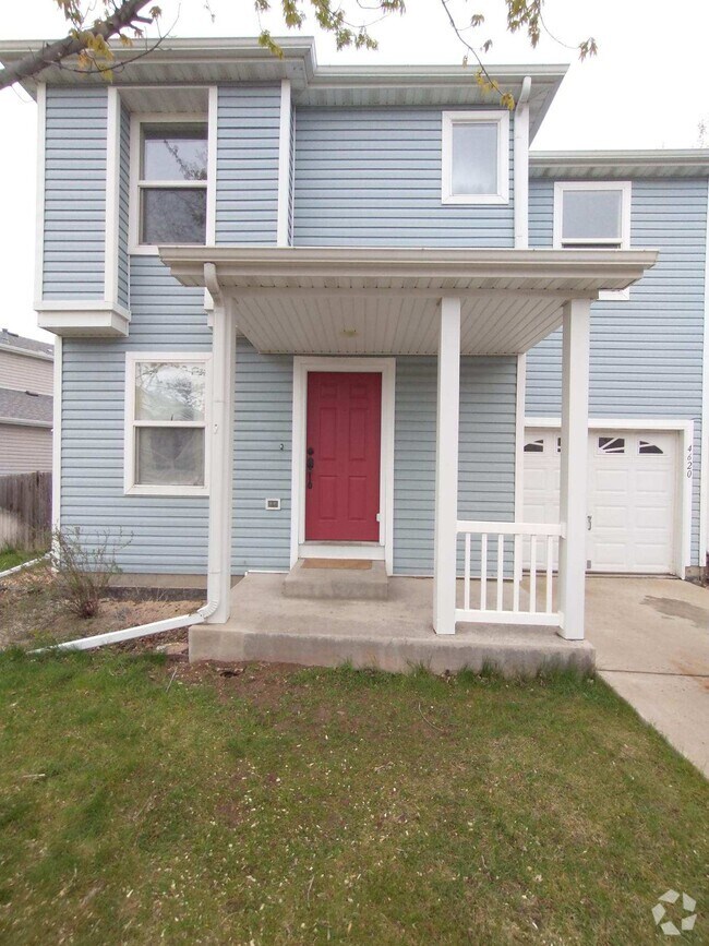 Palisade Park Apartments for Rent with a Yard Morrison, CO 1