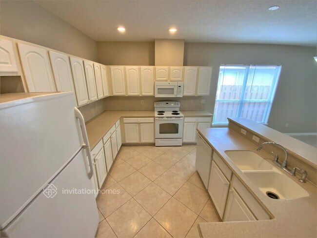 Building Photo - 14618 Falling Waters Dr