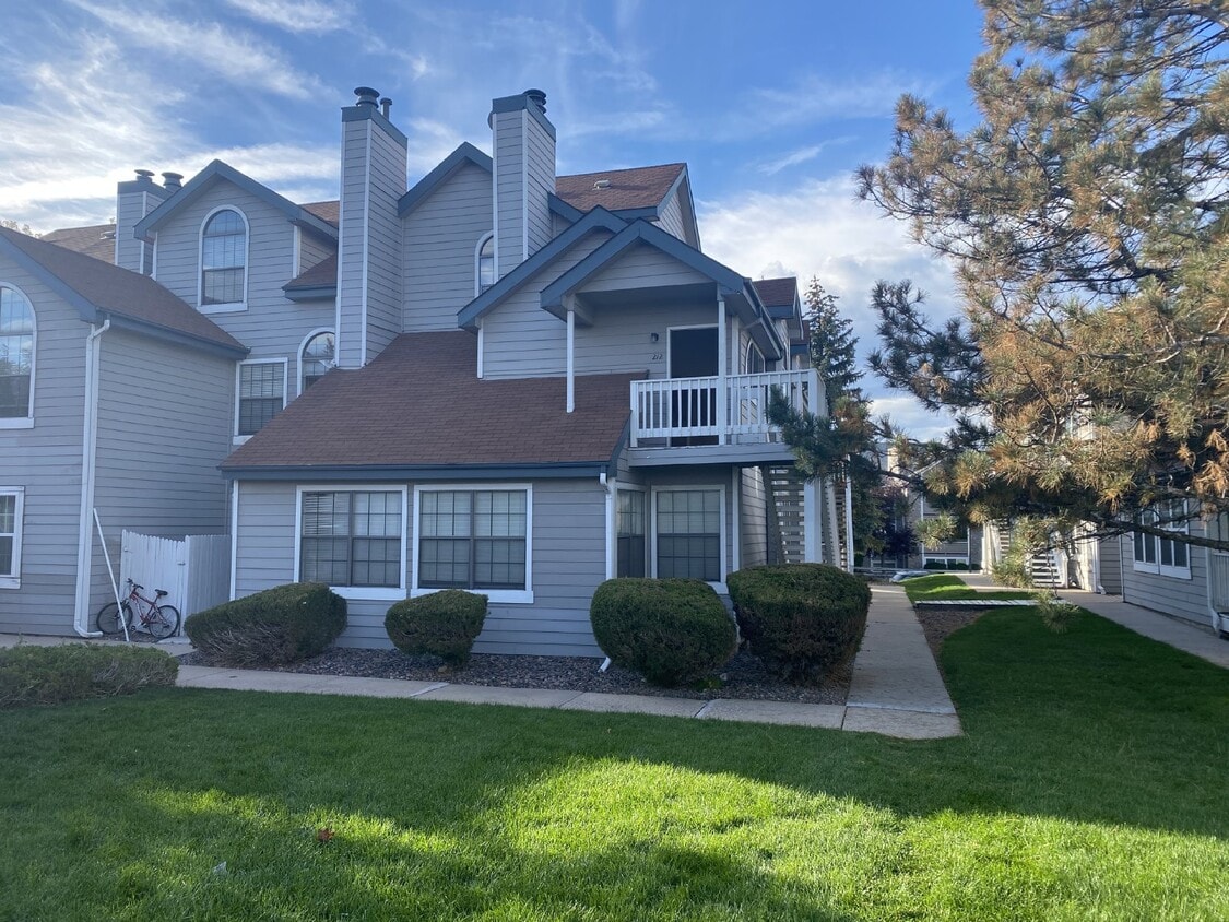 Charming Condo with a Loft! - Charming Condo with a Loft!