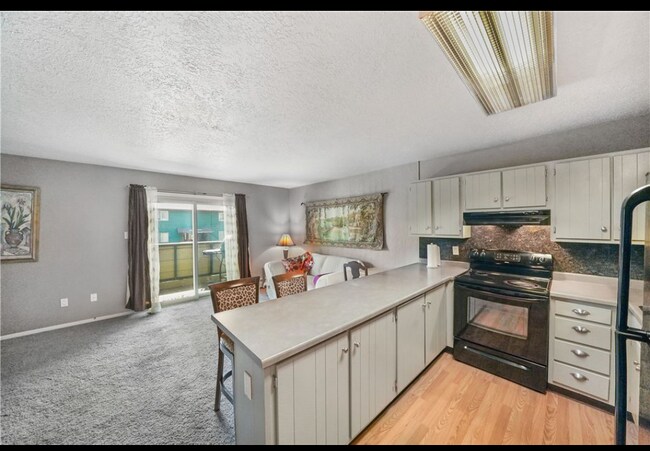 Building Photo - 535 Straight Creek Dr