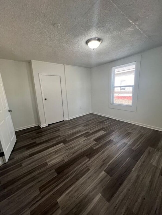 Foto del edificio - Beautiful 4 bedroom 1.5 bath House