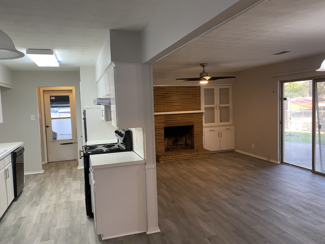 Family Room/Kitchen - 1537 Meadow Valley Ln