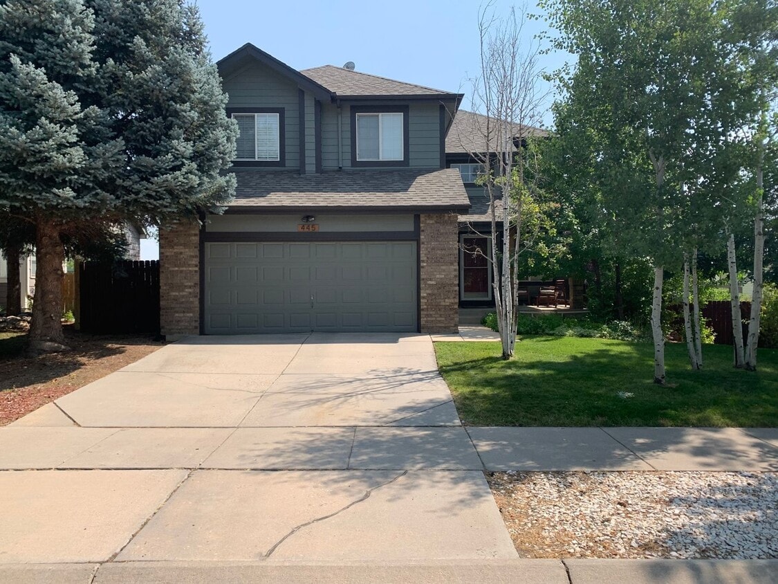 4 bed 4 bath Erie home 1 mile from downtown and shops! - 4 bed 4 bath Erie home 1 mile from downtown and shops!