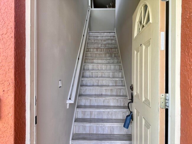 Building Photo - 3900 Playa Del Sol Dr
