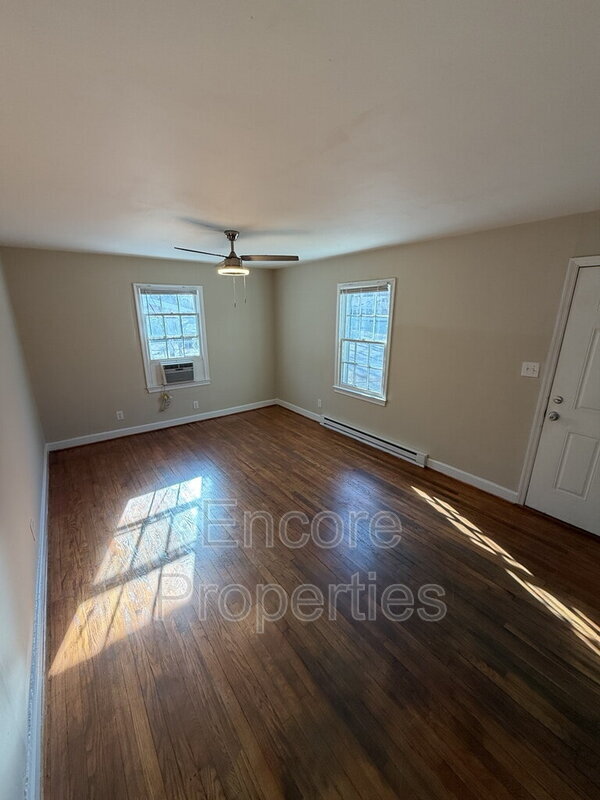 Foto del edificio - 402 Shaw St