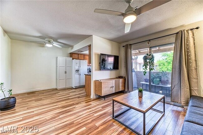 Foto del edificio - 7200 W Pirates Cove Rd