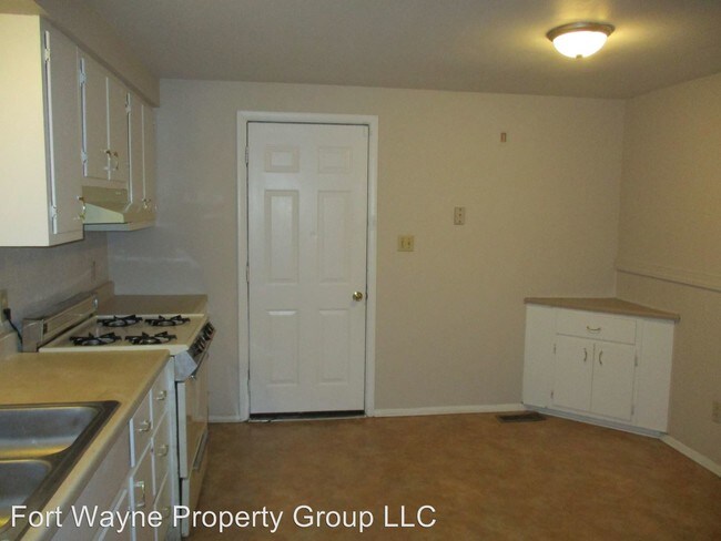 Building Photo - 3 br, 1.5 bath House - 3316 Congress Ave