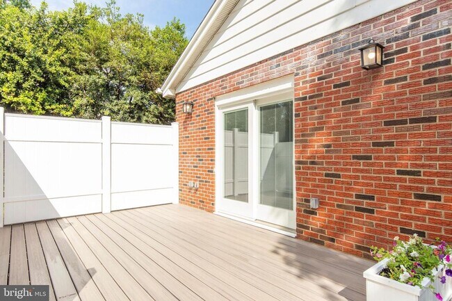 Building Photo - Flourtown 4 bed / 2 bath on dead-end street