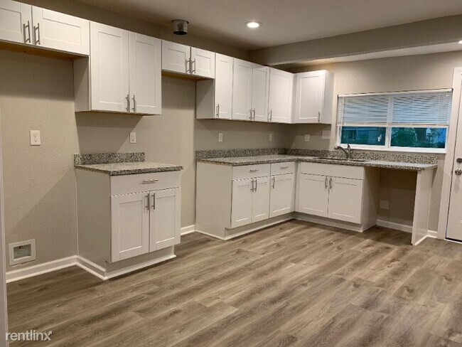Building Photo - 3 br, 1 bath House - 1518 Teanaway Ln