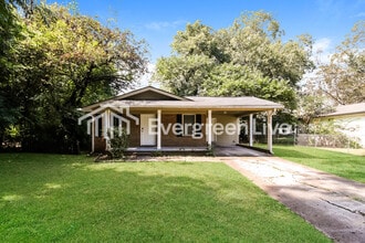 Building Photo - 224 Thomason St