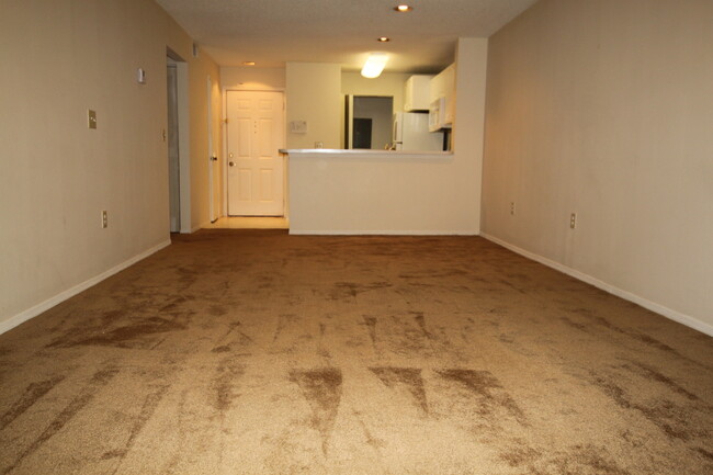 Foto del edificio - Gated - Landings of Tampa - 2nd Floor Unit...