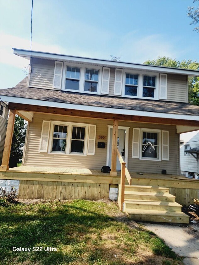 Foto principal - Cozy 3-Bedroom Home in Lima, OH – $1395/Mo...