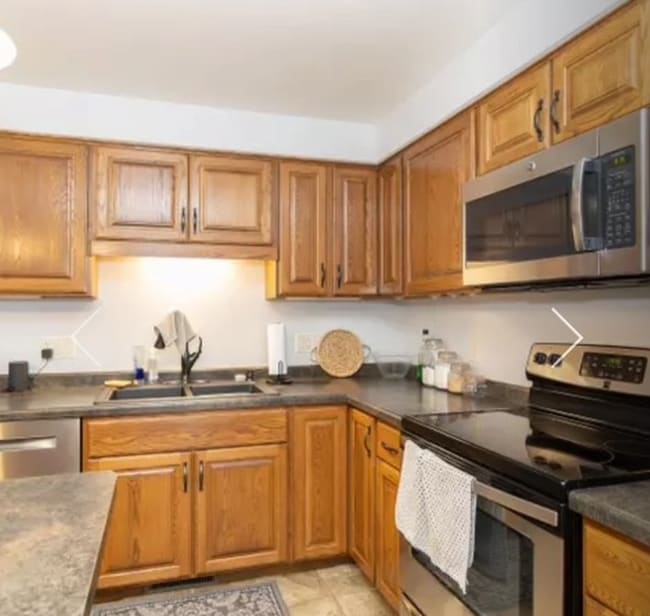 Building Photo - 2748 W Parkmoor Ct