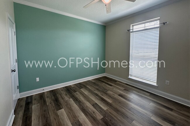 Foto del edificio - South Crestview 4/3 Available NOW!