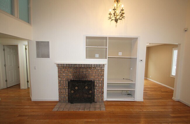 Foto del edificio - PRIVATE 3 BED SEATTLE HOME FOR RENT W EASY COMMUTE & BIG LOT