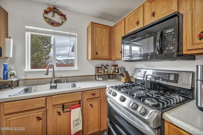 Foto del edificio - 17795 Oakview Ct
