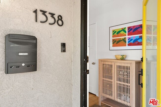 Foto del edificio - 1338 Montecito Cir