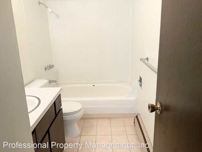 Building Photo - 1519-1521 Ashberry Ct
