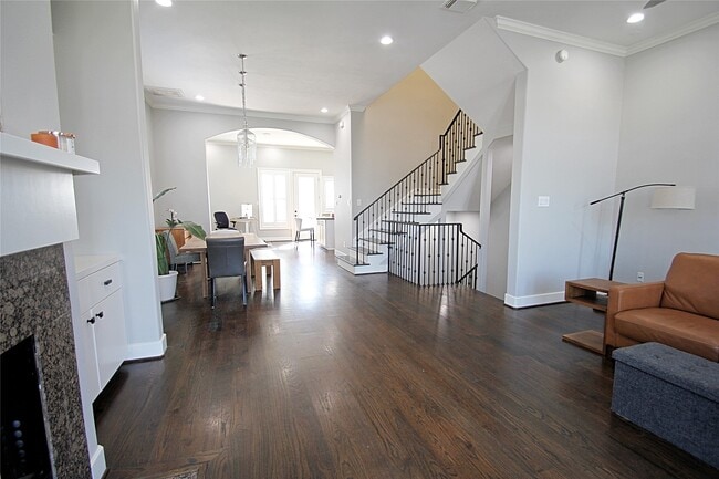 Building Photo - 1317 Bomar St