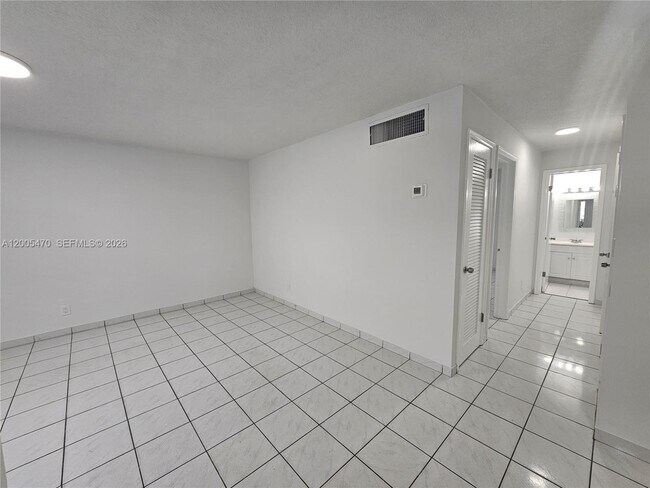 Building Photo - 1719 Wiley St