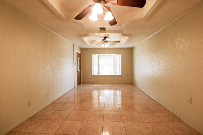 Foto del edificio - 2420 E Stewart St