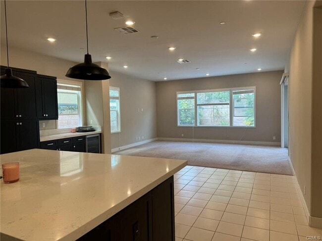 Foto del edificio - 70 Swift, Irvine, CA 92618 - 4 BR 4.5 BA S...