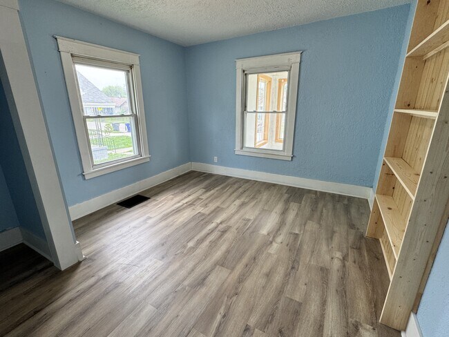 Foto del edificio - 1308 E Taylor St