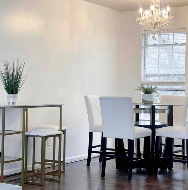 Building Photo - 4505 Idlewood Park