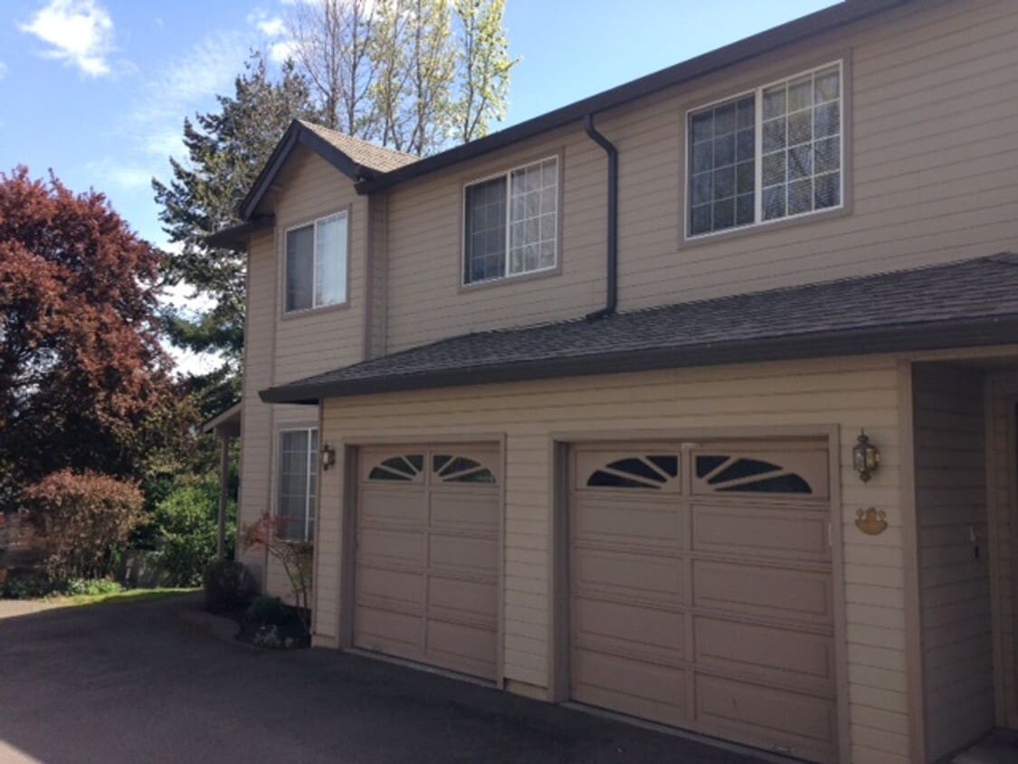 Foto principal - 1747 Siskiyou Blvd