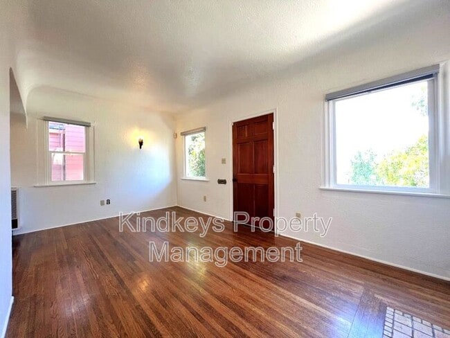 Building Photo - 4517 Arizona St