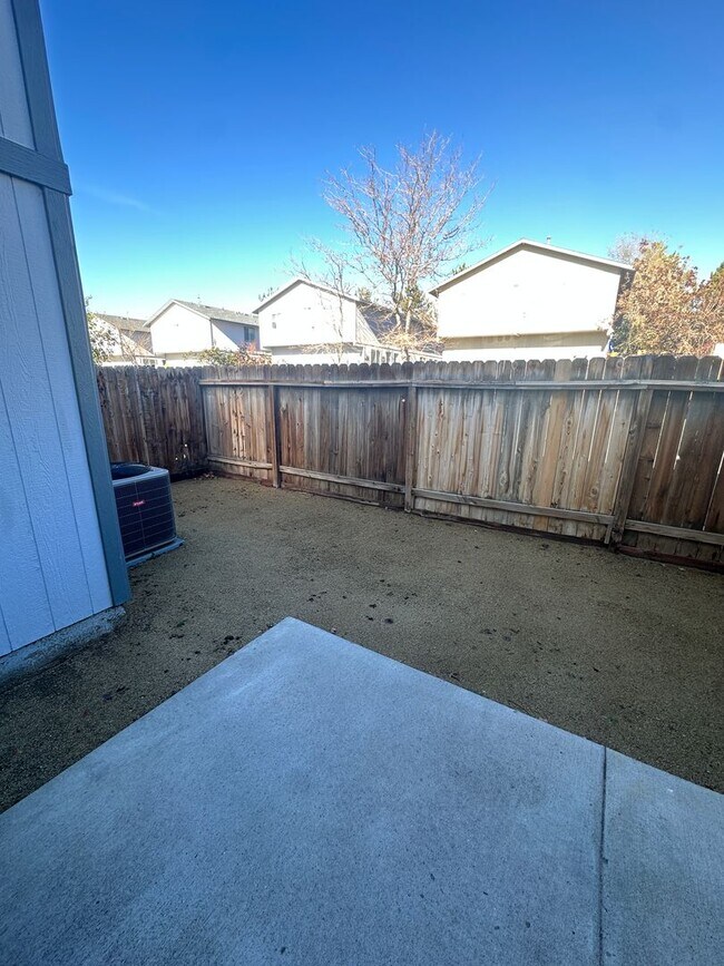 Building Photo - 3954-3958 Village Dr