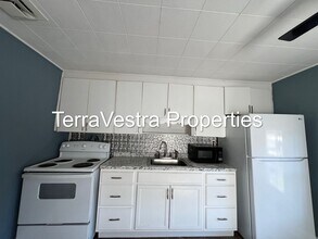 Building Photo - 604 Sherman Ave