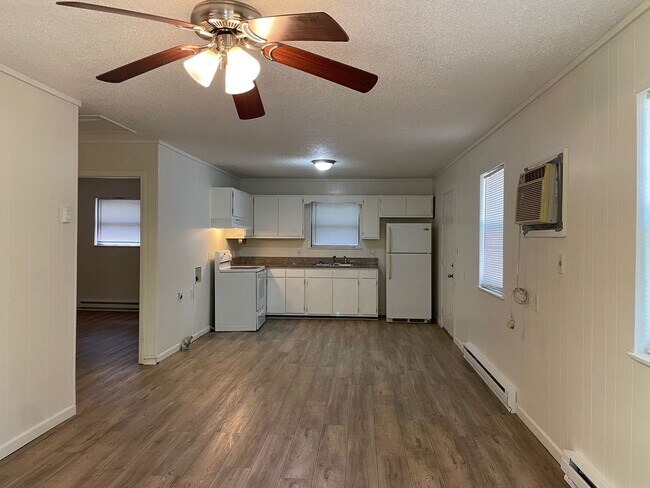 Building Photo - 1069