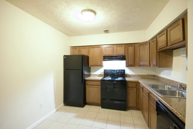 Building Photo - 285 Scandia Cir