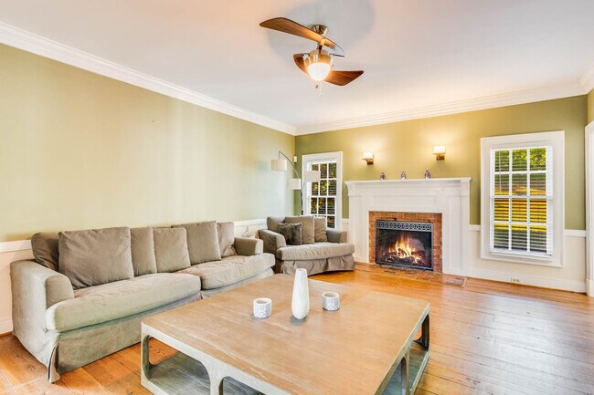 Building Photo - 2633 Brittany Ct SE