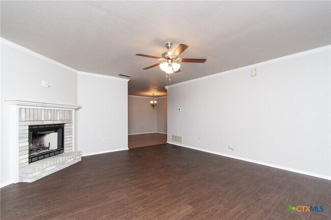 Foto del edificio - 3808 Split Oak Dr