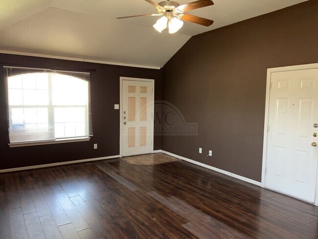 Building Photo - 1206 Cinch Dr