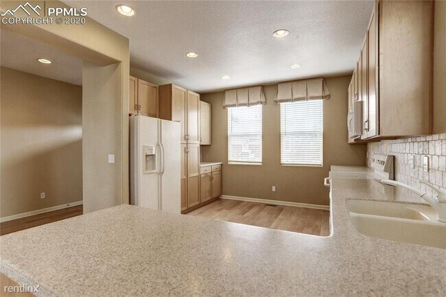 Building Photo - 4 br, 2.5 bath House - 8656 Coyote Creek D...