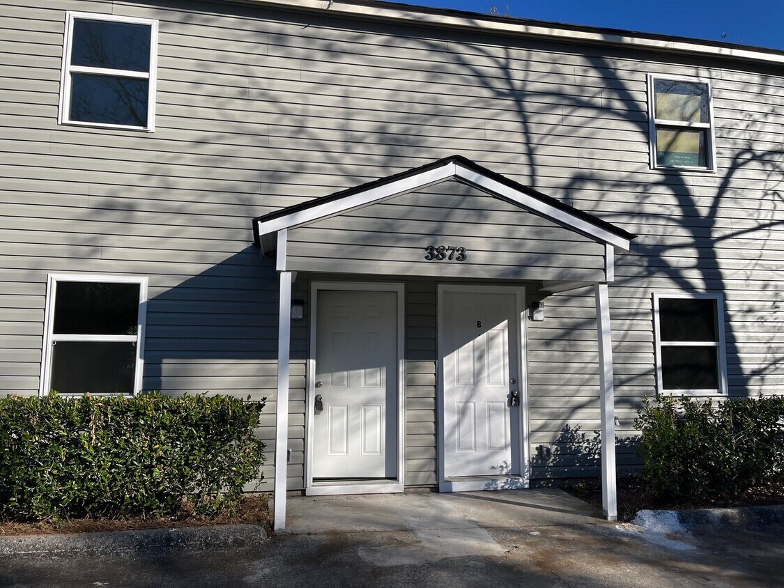 Foto principal - 3873 Fairmont Ave