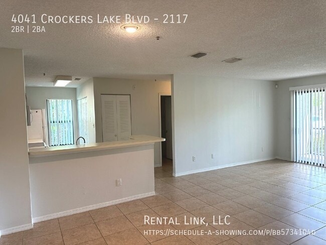 Foto del edificio - 4041 Crockers Lake Blvd