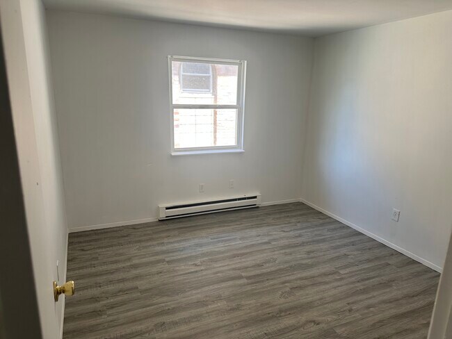 Foto del edificio - 4476 3rd St