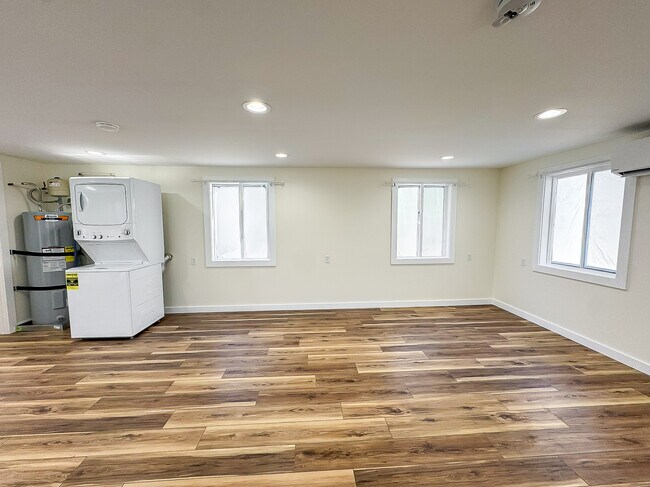 Foto del edificio - 6071 N Shady Side Dr