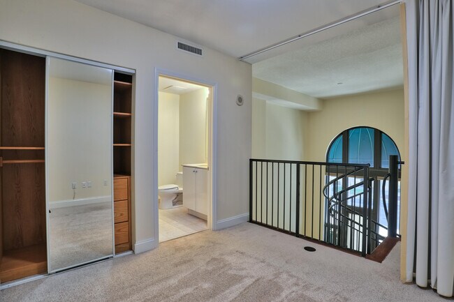 Foto del edificio - 801 S Olive Ave