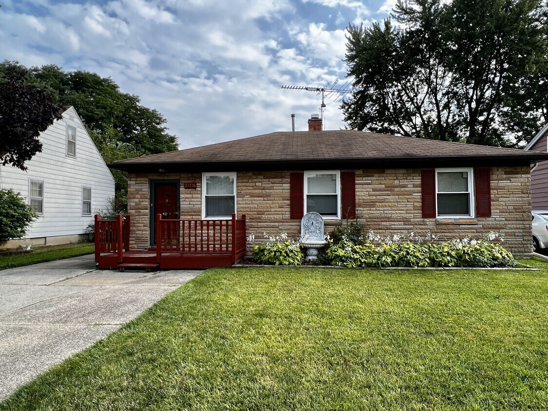 21716 Alger - 21716 Alger St