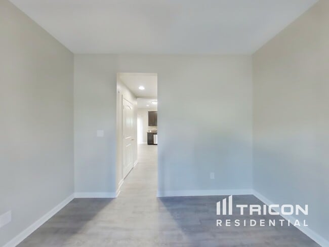 Foto del edificio - 371 Wakefield Ct