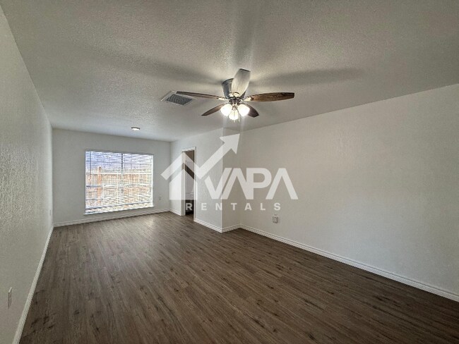 Building Photo - 5911 Autumn Lake